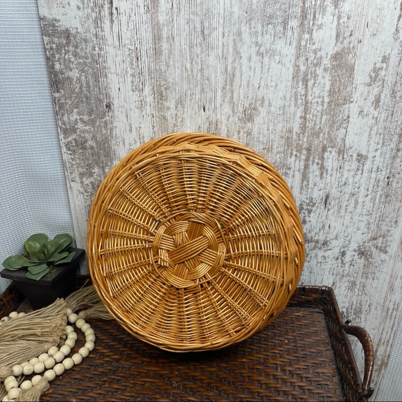 Boho vintage Woven Wicker Basket - Picture 3 of 5